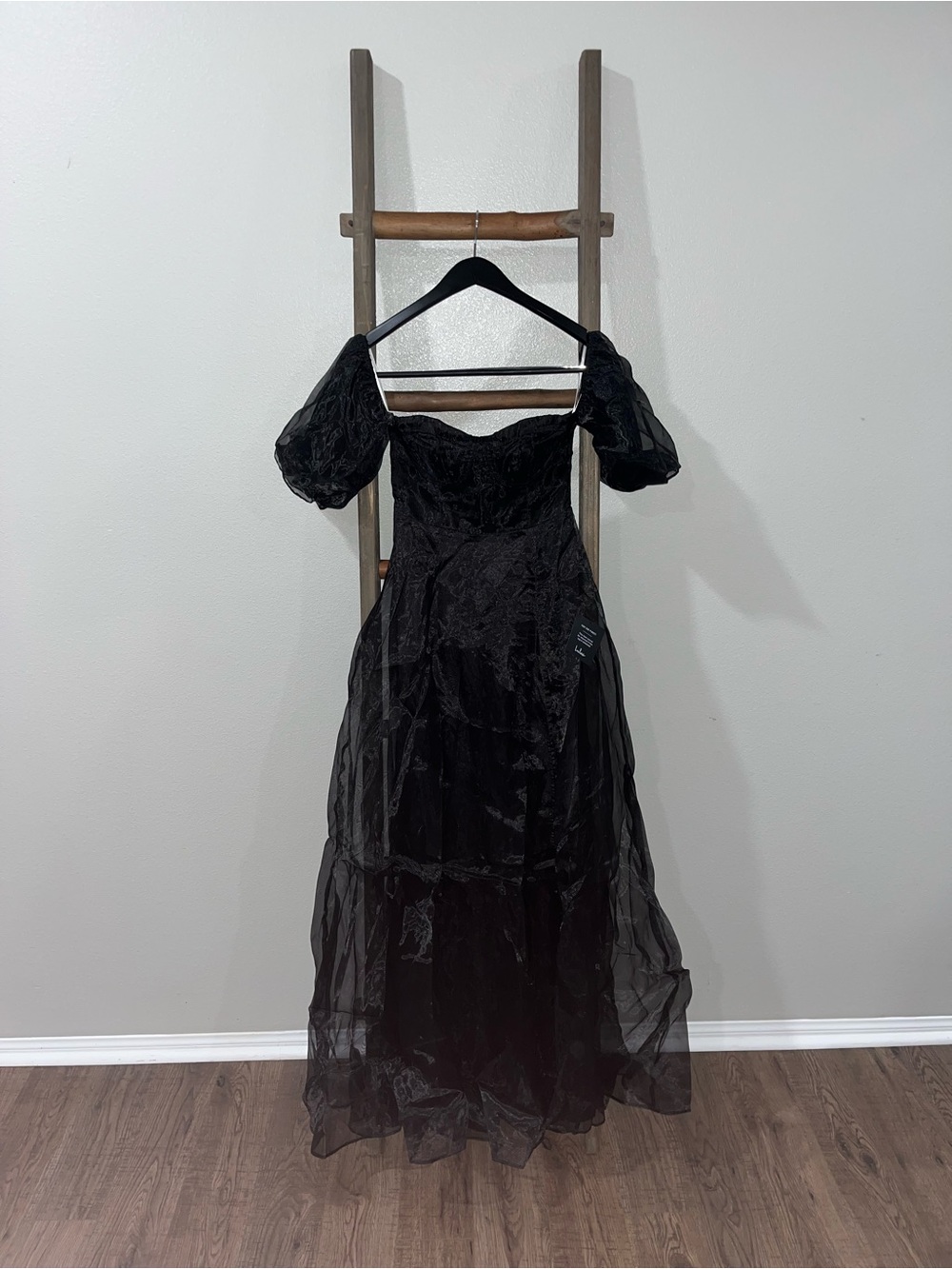Lulu's Black Puff-Sleeve Maxi Dress